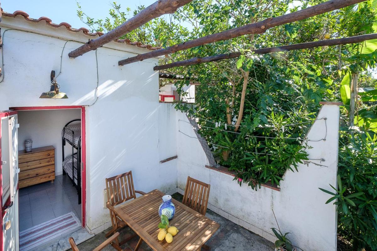 Aparthotel La Rosa Dei Venti Procida Exterior foto